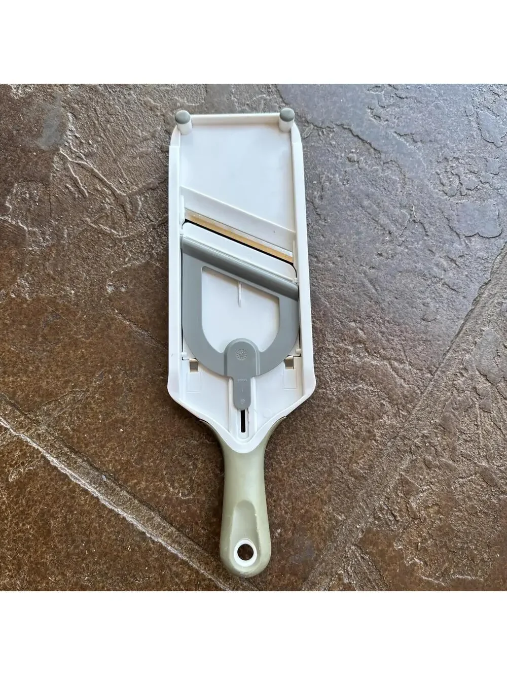 Pampered Chef Simple Slicer Mandolin Slicer  #1099 w/ Food Holder